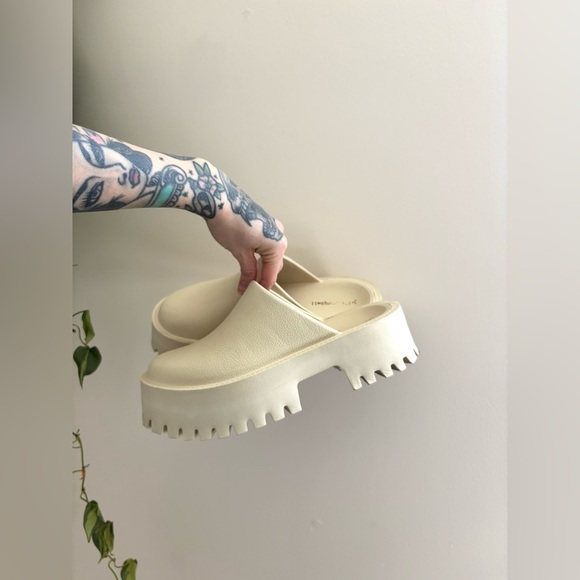 Jeffrey Campbell Lugged Sole Clog in Cream - Picture 5 of 8